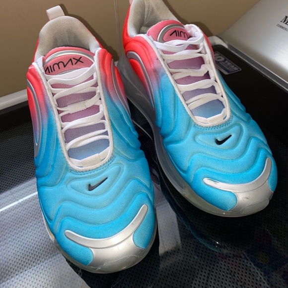 Air Max 720 - Picture 3 of 4